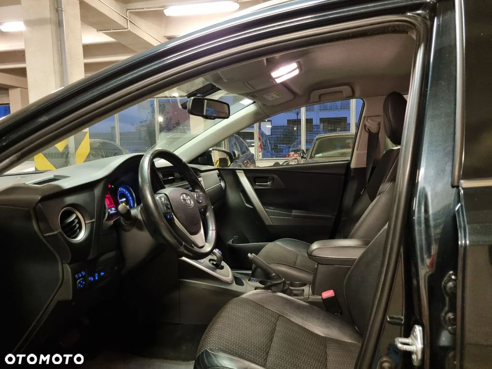 Toyota Auris - 15