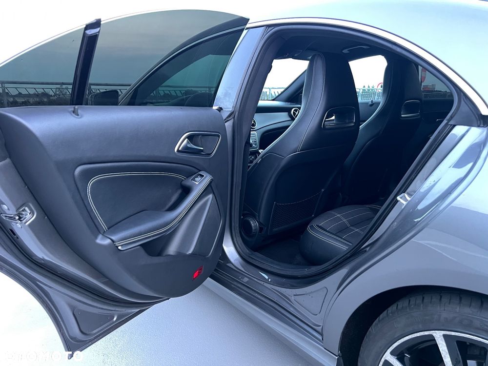 Mercedes-Benz CLA 180 BlueEffICIENCY Edition - 28