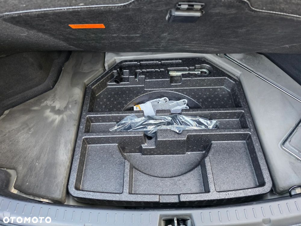 Toyota Avensis - 31