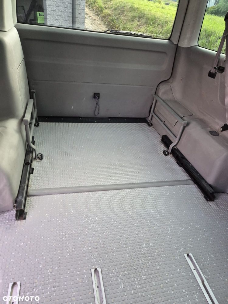 Volkswagen Multivan Standard - 8