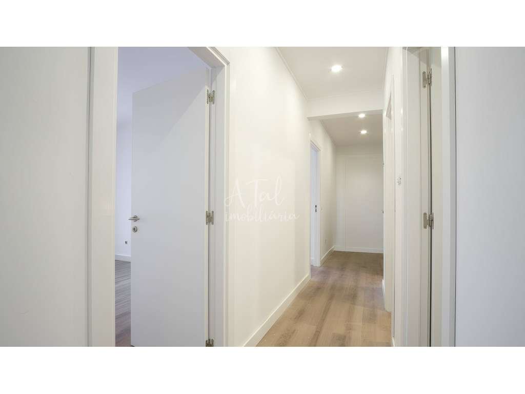 Apartamento T3 Renovado em Almada - Conforto e Modernidade ao Seu A... - Grande imagem: 5/17