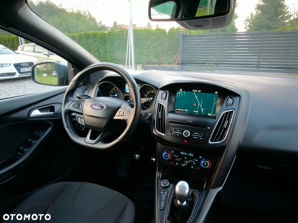 Ford Focus 1.0 EcoBoost ST-Line - 29