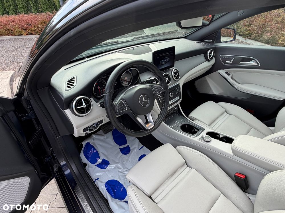 Mercedes-Benz CLA - 13
