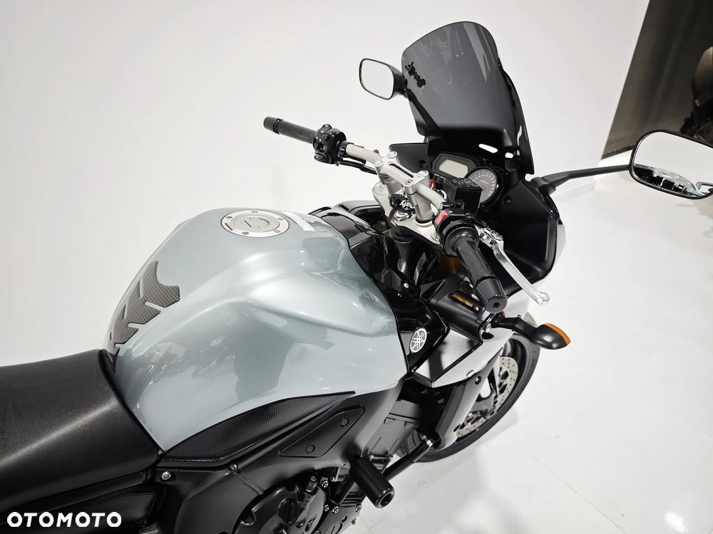 Yamaha FZ - 13