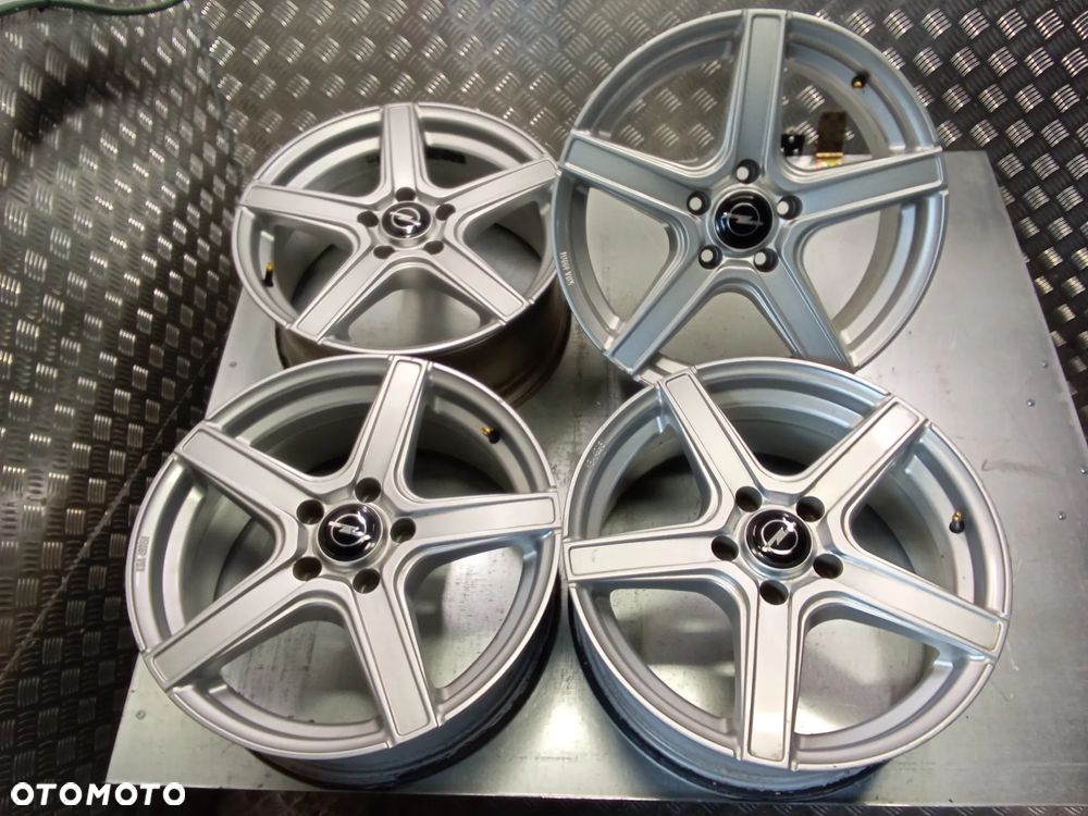 Felgi Opel Insignia B Ampera Antara Cascada 7,5Jx17 et35 5x115 - 2