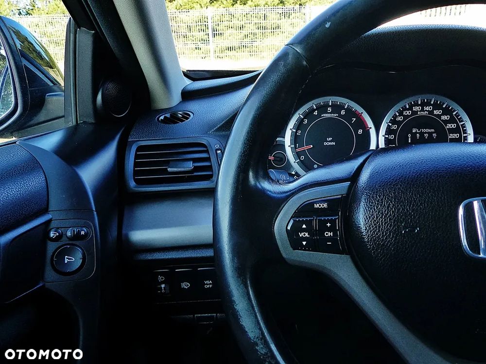 Honda Accord 2.0 Executive - 27