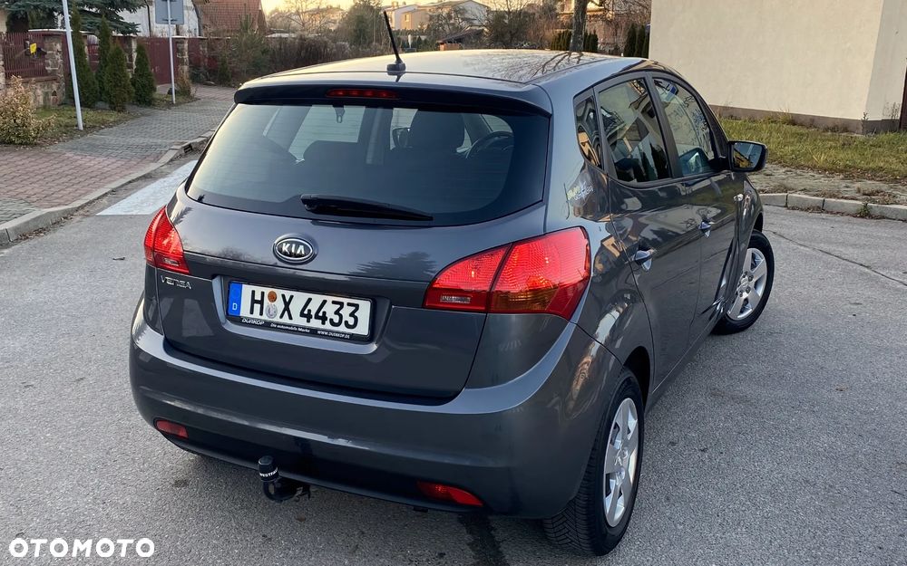 Kia Venga 1.6 L - 9