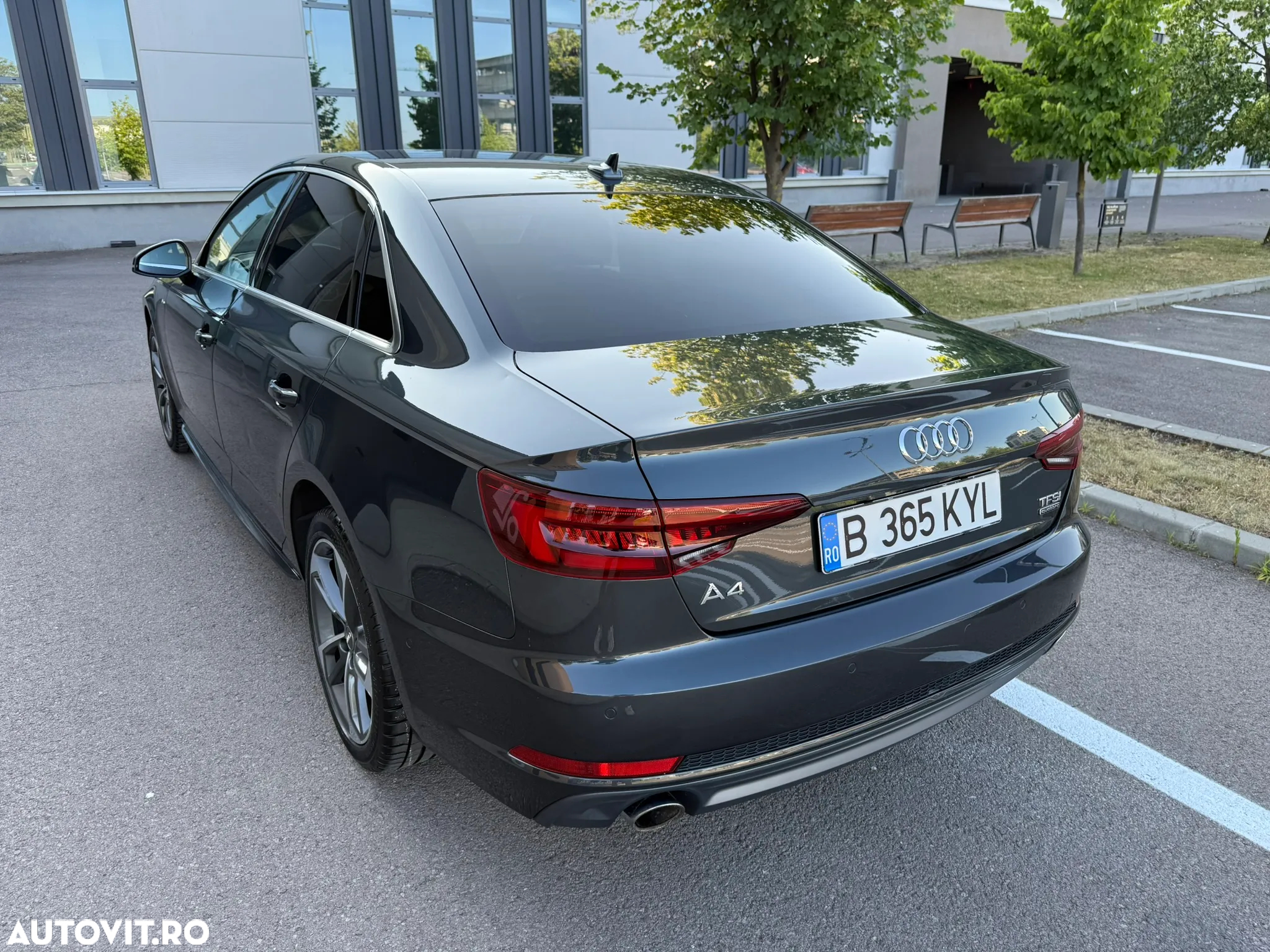 Audi A4 2.0 TFSI S tronic quattro - 6