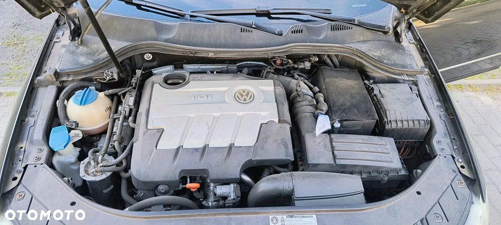 Volkswagen Passat 2.0 TDI Highline - 17