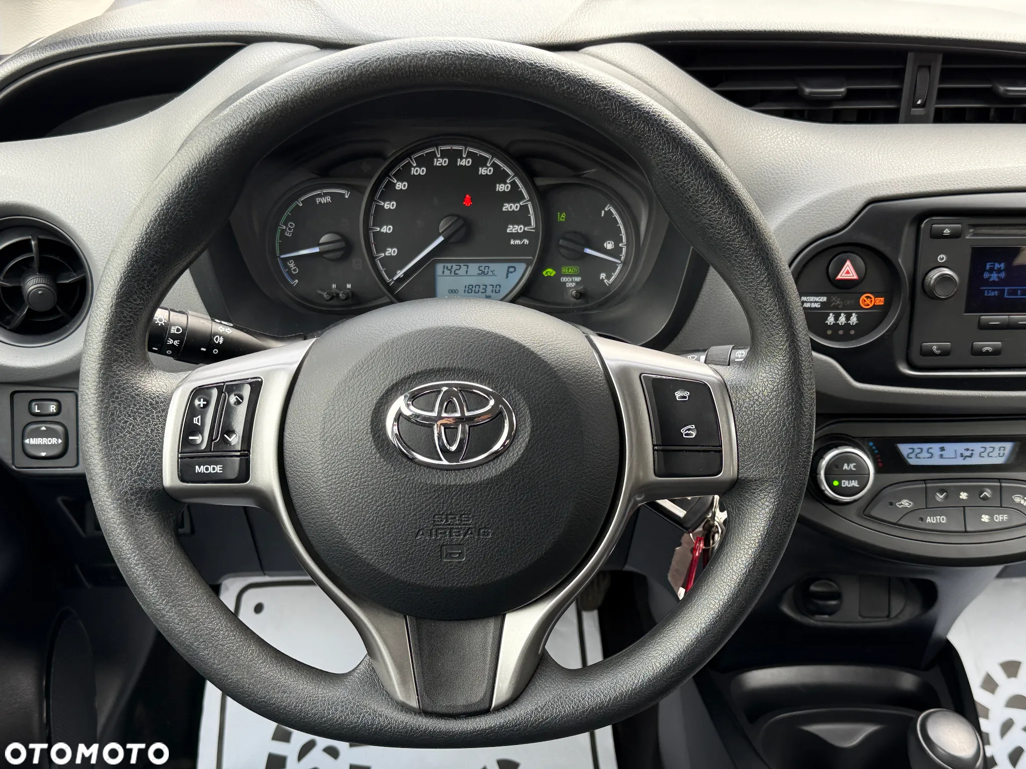 Toyota Yaris Hybrid 100 Active - 4