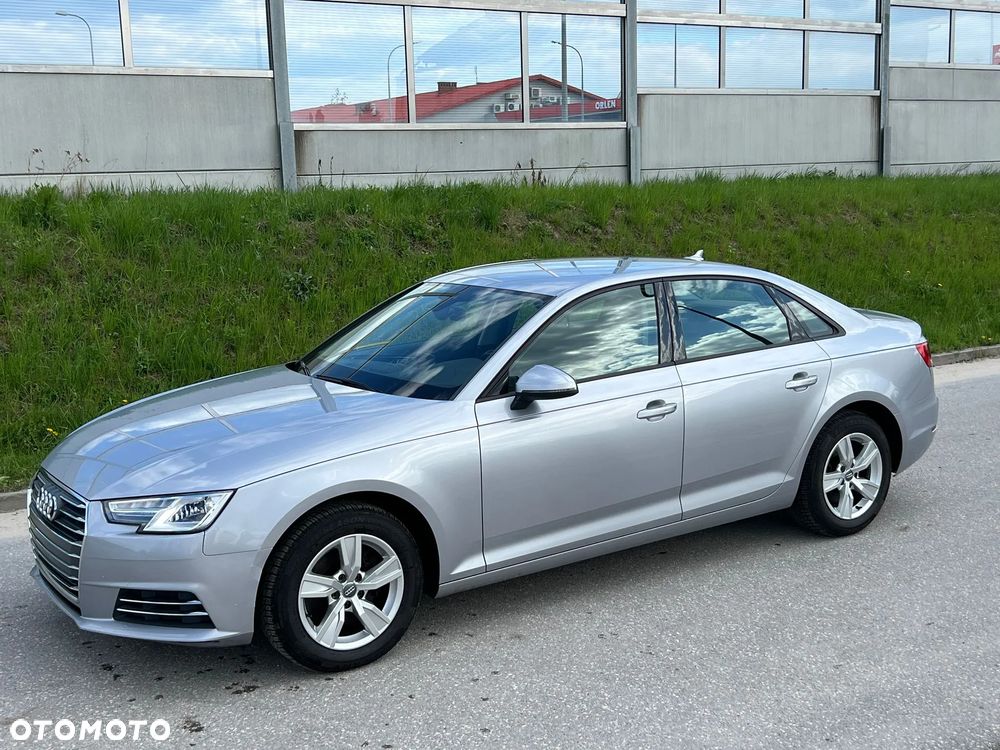 Audi A4 Limousine - 2