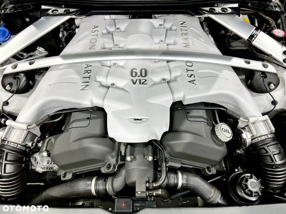Aston Martin DBS - 25