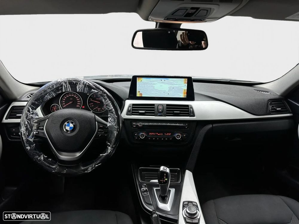 BMW 320 d Touring Auto Exclusive - 10