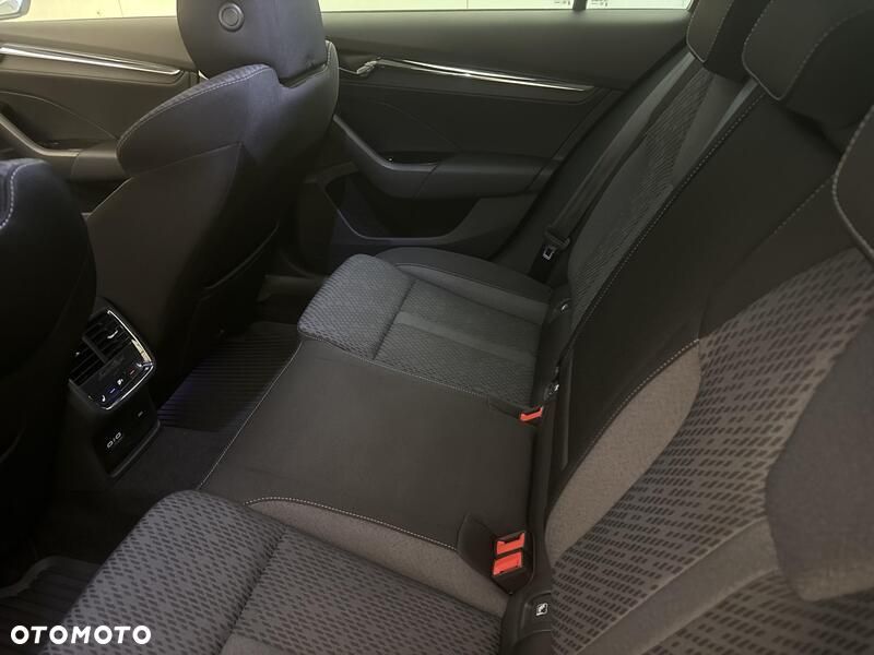 Skoda Octavia 2.0 TDI Style DSG - 20