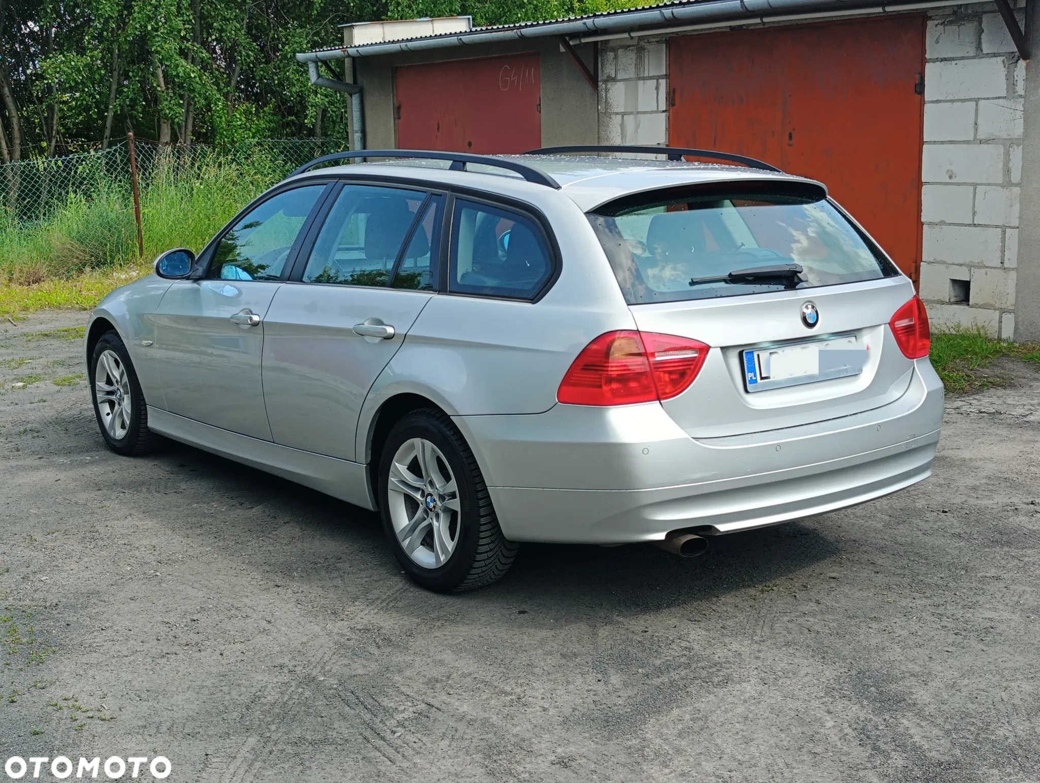 BMW Seria 3 318i Touring - 9