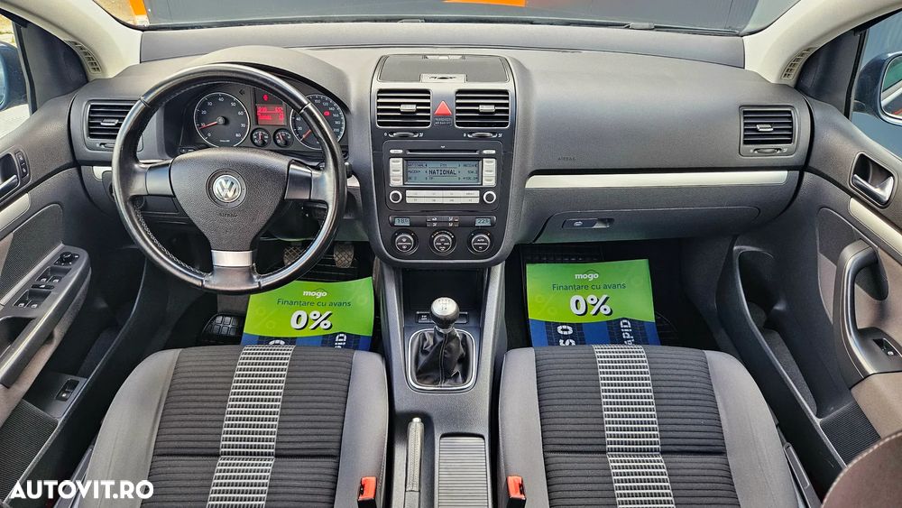 Volkswagen Golf - 8