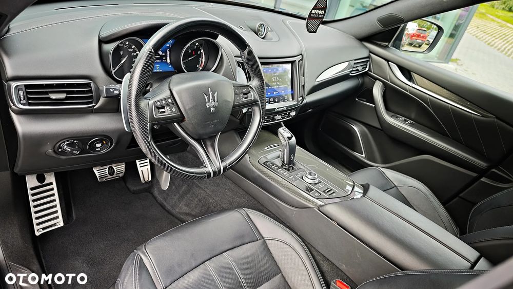 Maserati Levante - 25