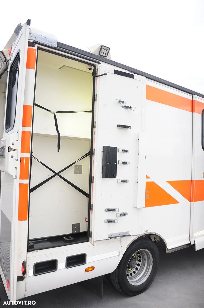 Mercedes-Benz Sprinter - 13