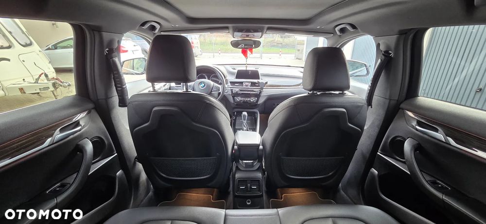 BMW X2 xDrive20i Advantage Plus - 10