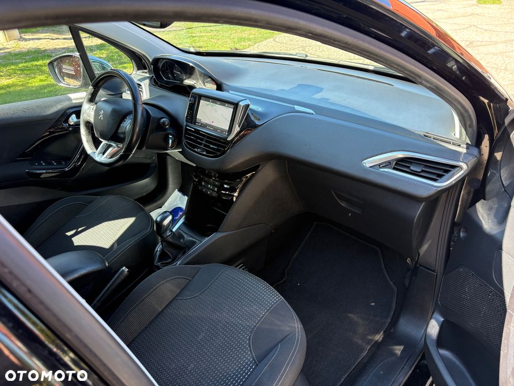Peugeot 208 PureTech 82 Start & Stop Allure - 18