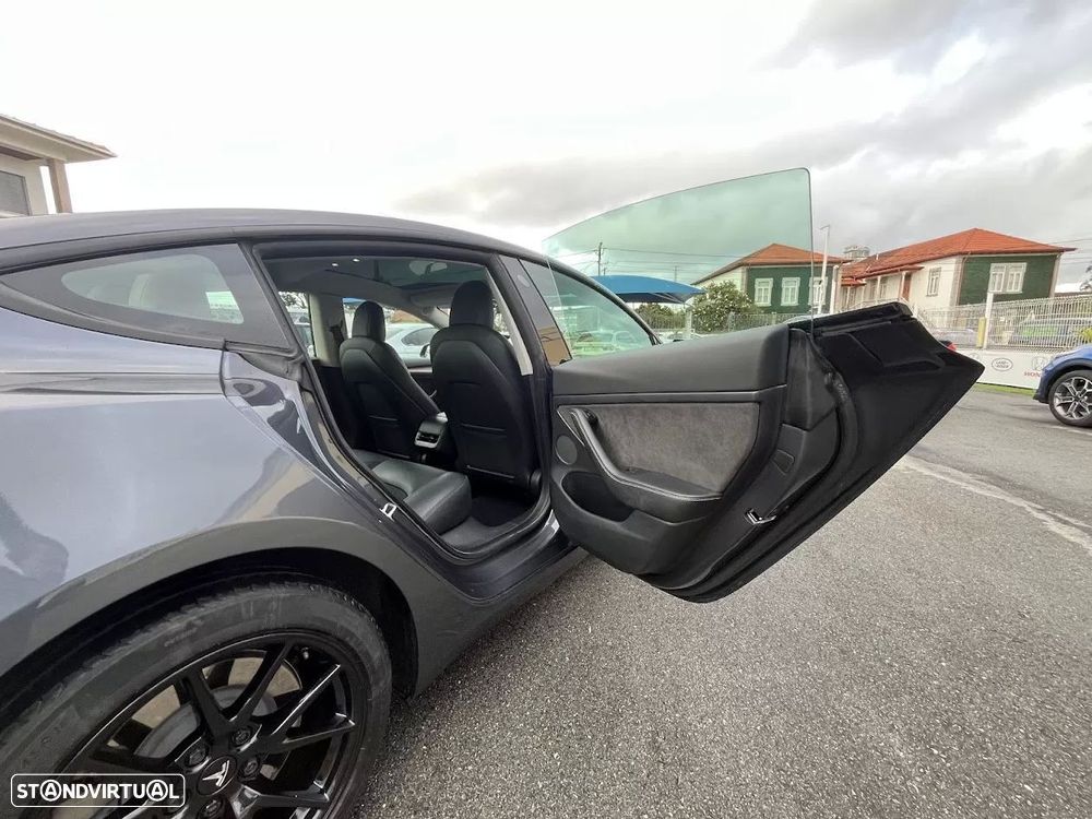 Tesla Model 3 Long Range Tração Traseira - 29