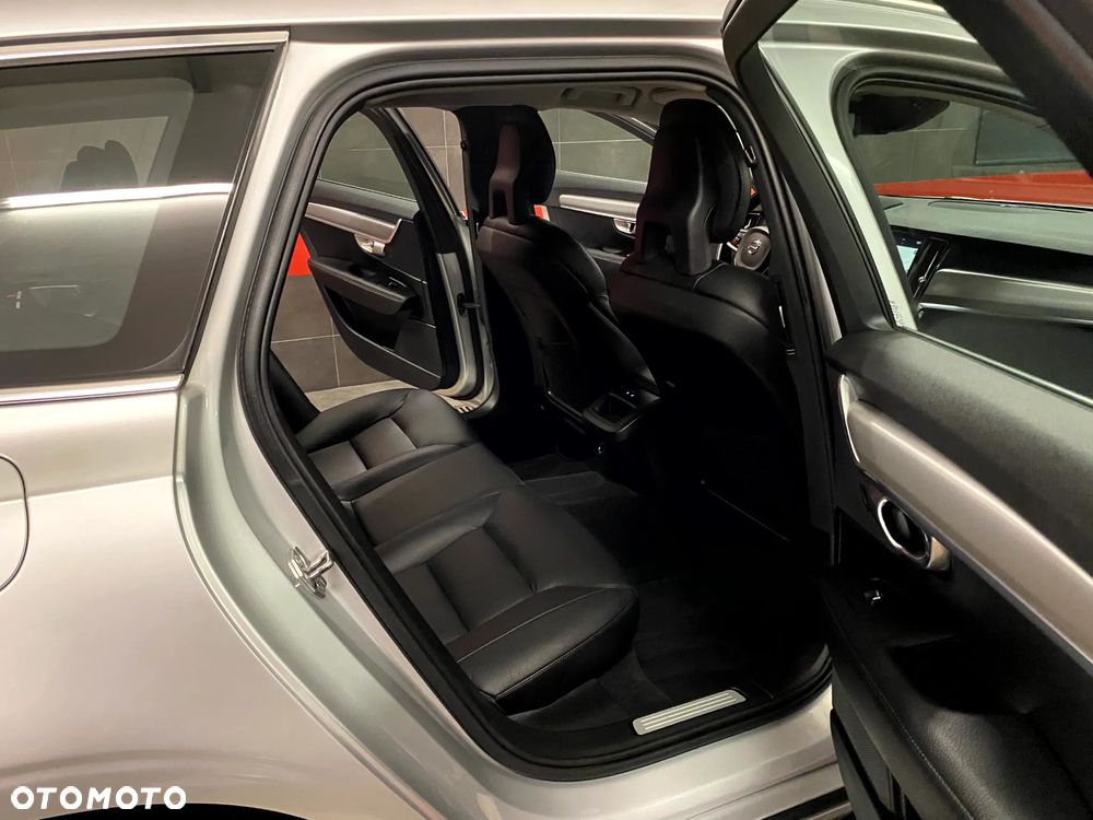 Volvo V90 D4 Geartronic Kinetic - 27