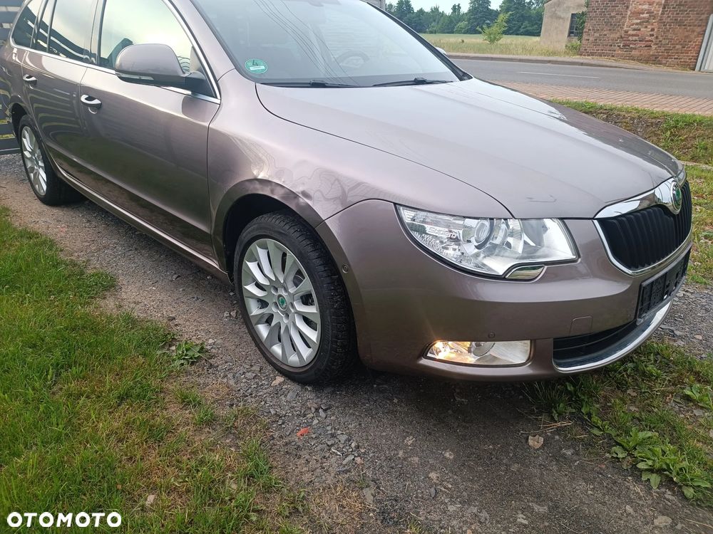 Skoda Superb 2.0 TSI DSG Exclusive - 4