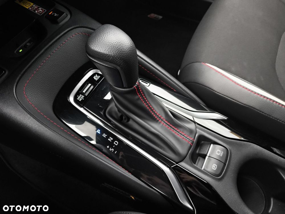 Toyota Corolla 2.0 Hybrid GR Sport Dynamic - 24