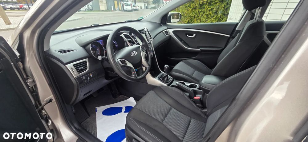 Hyundai i30 1.6 CRDi Premium - 30