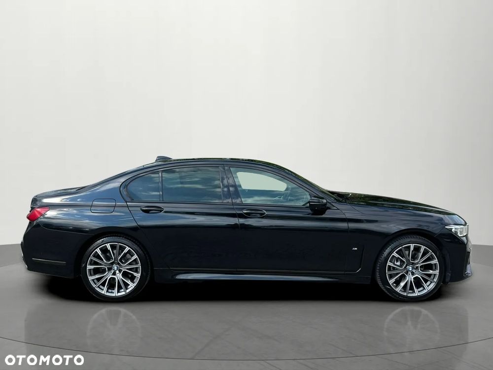 BMW Seria 7 730d xDrive mHEV - 11