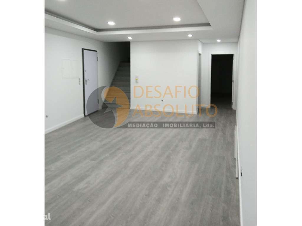 Moradia Geminada T3 c/ Pérgula. Fernão Ferro - Grande imagem: 3/16