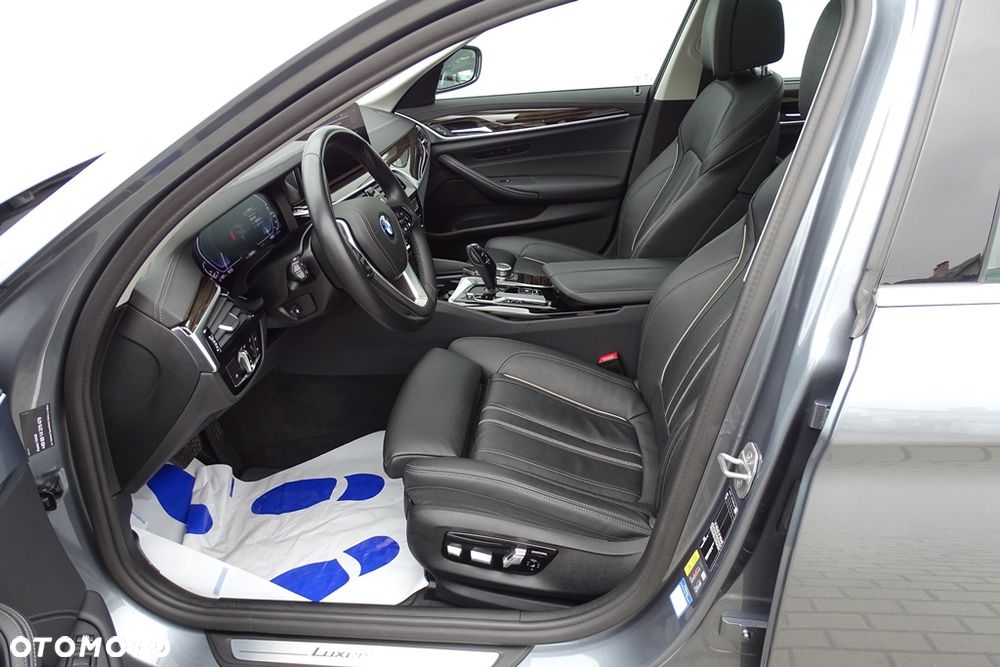 BMW Seria 5 530e xDrive Luxury Line sport - 17