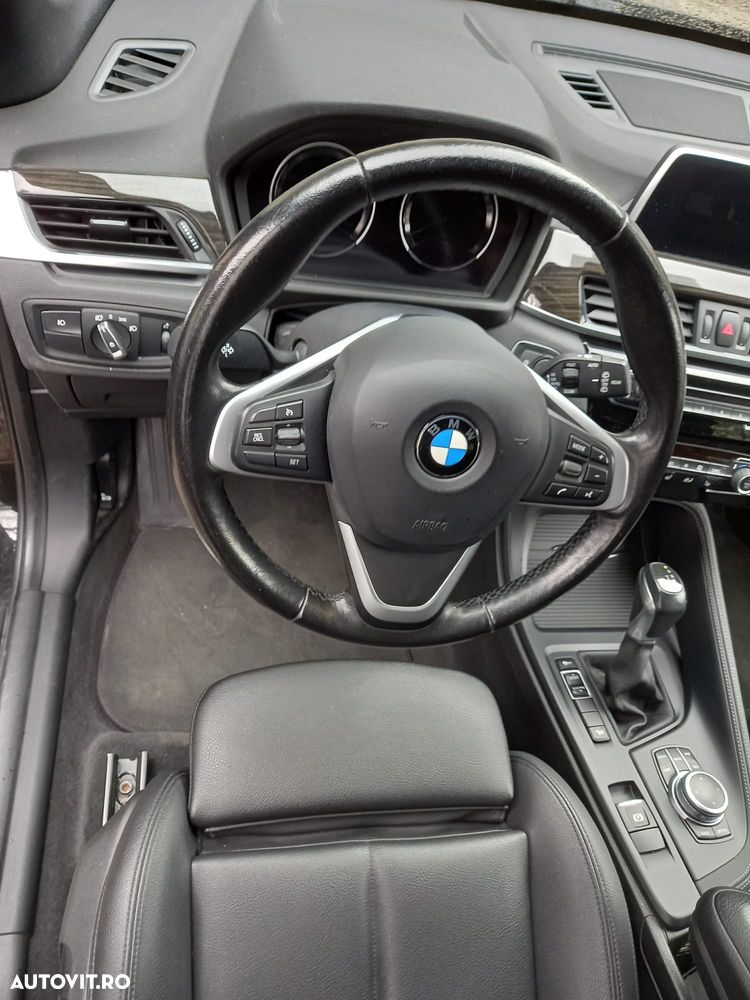 BMW X1 xDrive25i Aut. Sport Line - 2