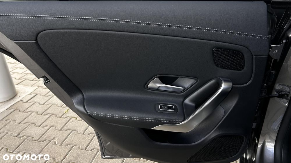 Mercedes-Benz CLA - 25