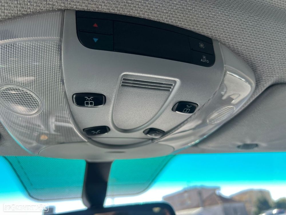Mercedes-Benz Vito Tourer - 30