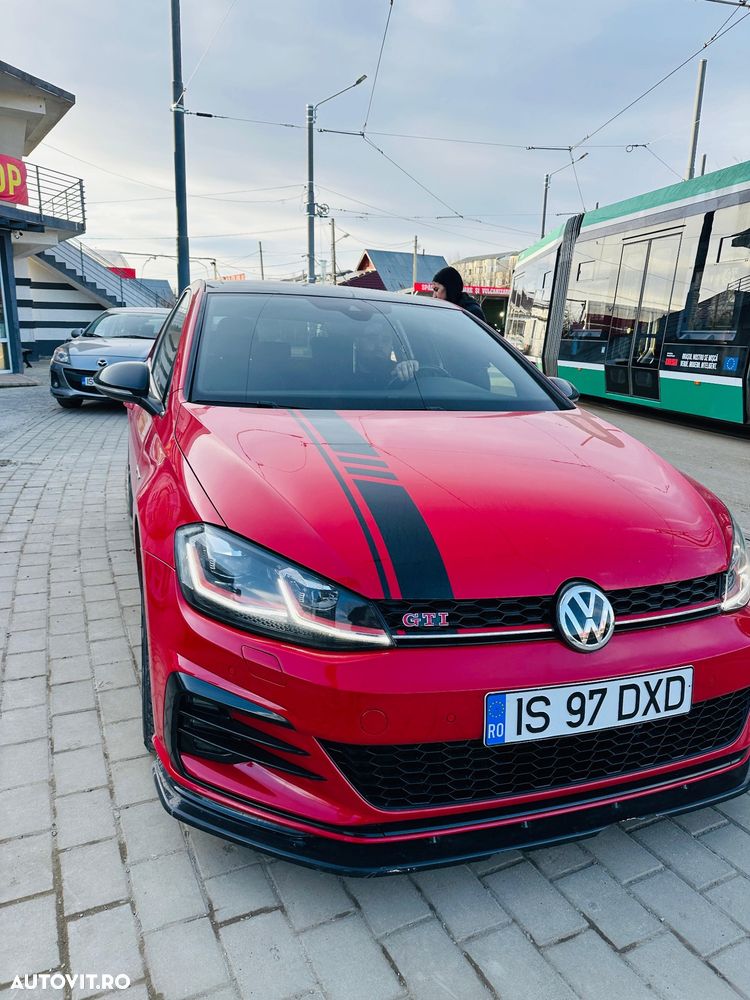 Volkswagen Golf - 11
