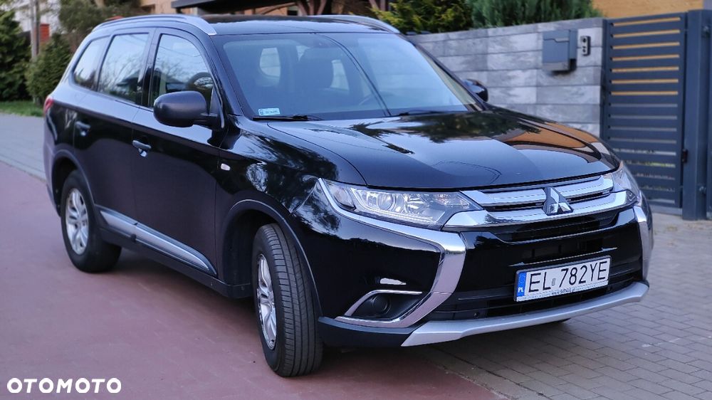 Mitsubishi Outlander 2.0 Invite + 2WD - 2