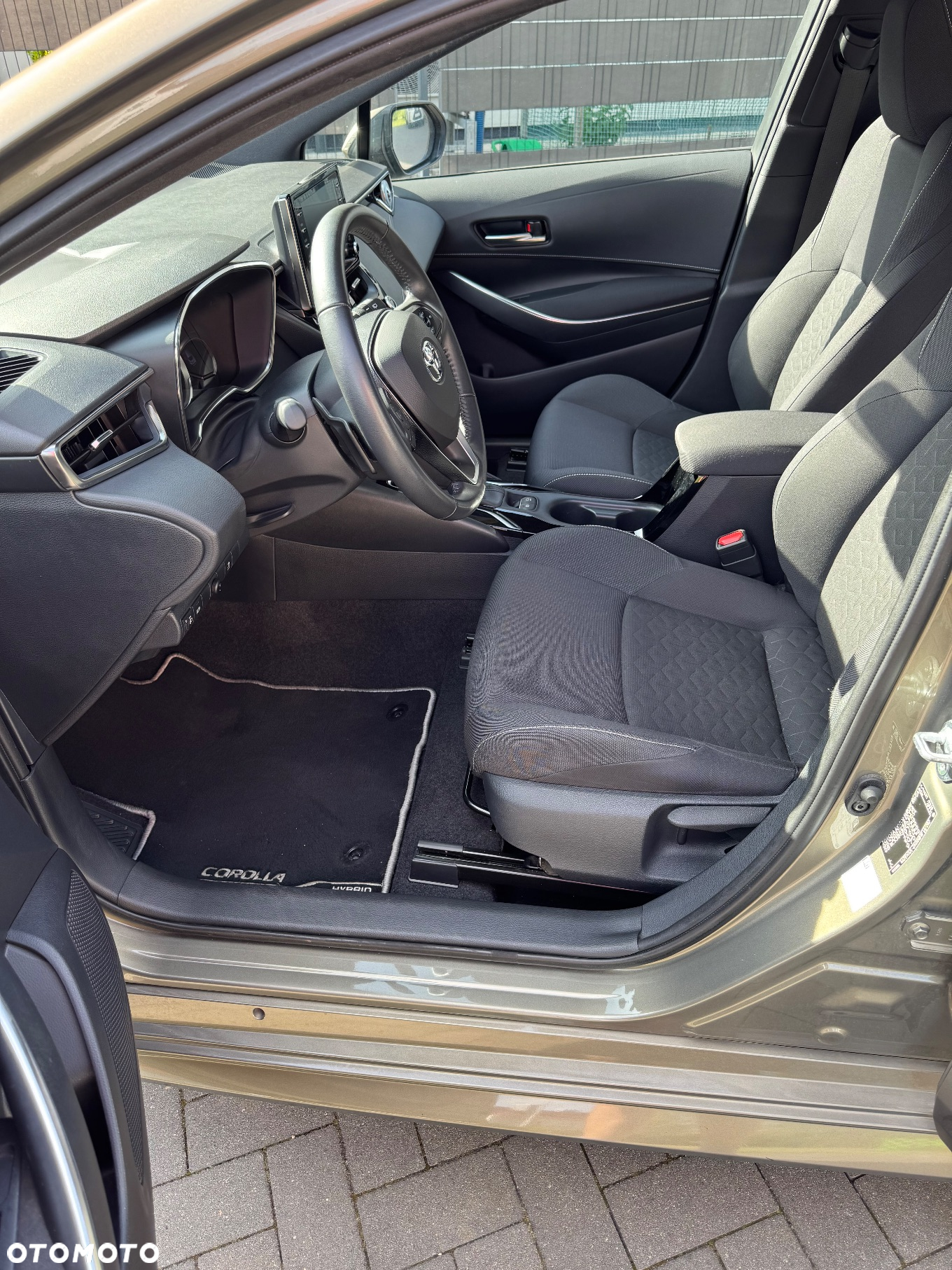 Toyota Corolla 2.0 Hybrid Comfort - 22