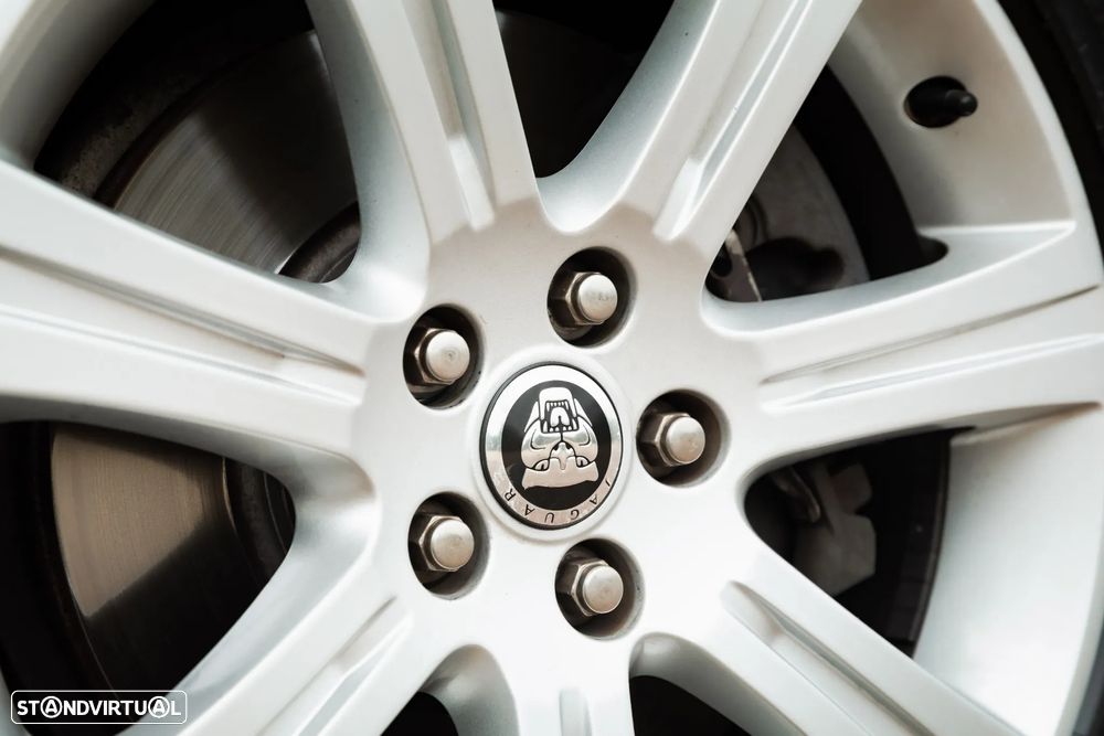 Jaguar XK XK8 Coupe - 7