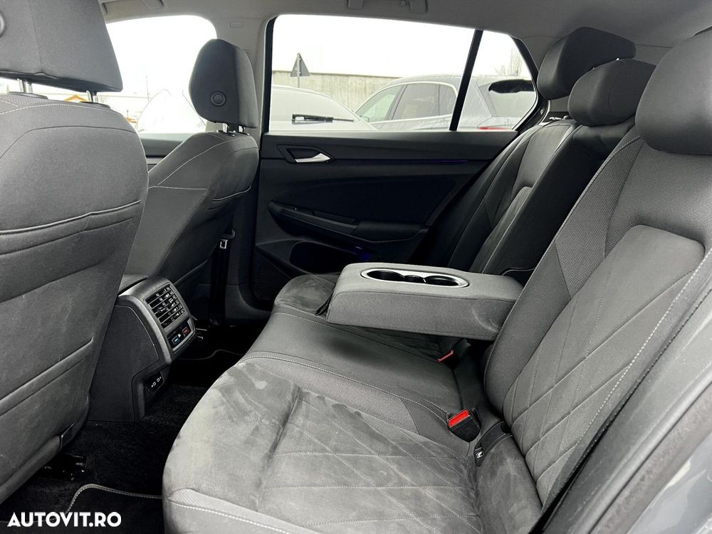 Volkswagen Golf - 34