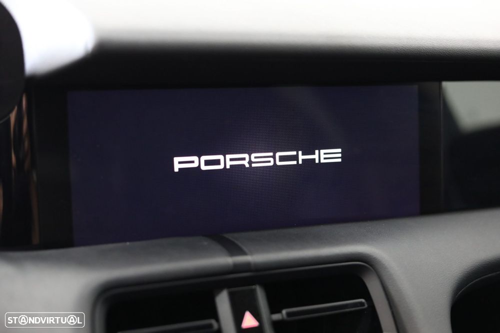 Porsche Taycan Cross Turismo 4 - 48