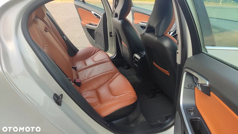 Volvo S60 D3 Geartronic Summum - 30