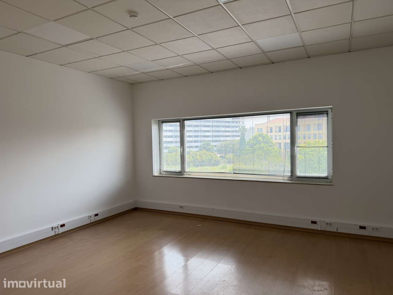 Escritório 42m2 | Porto | Estacionamento | Junto à Via Norte - Grande imagem: 4/6