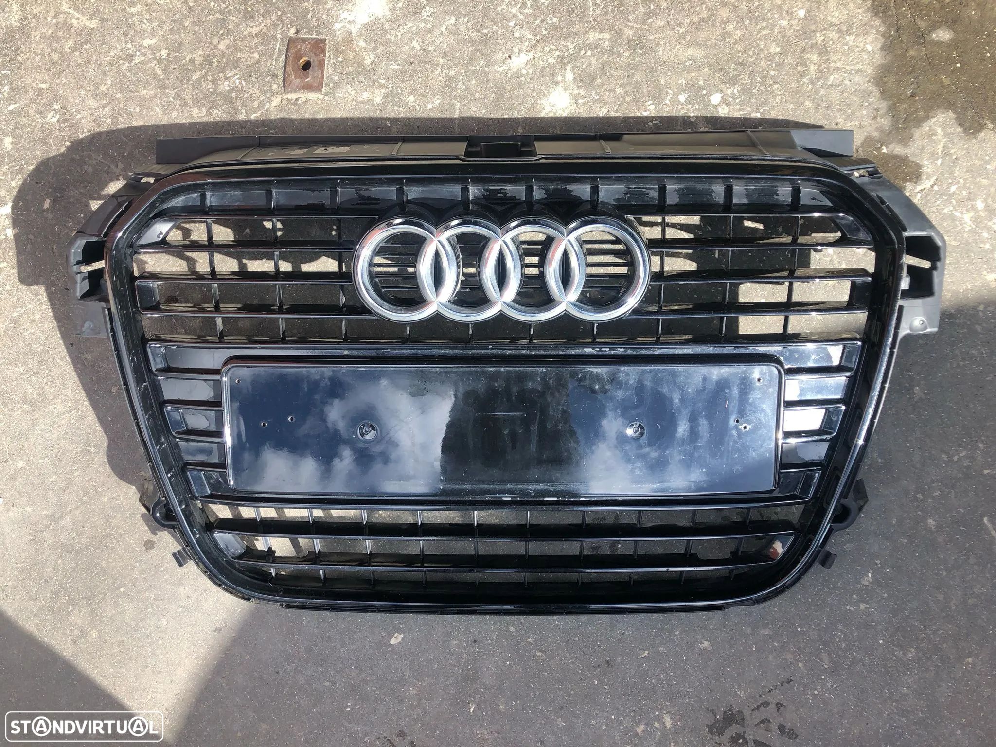 AUDI A1 GRELHA PARA CHOQUES FRENTE - G104 - 1