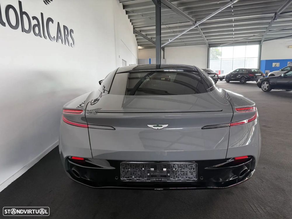 Aston Martin DB11 Coupé - 49