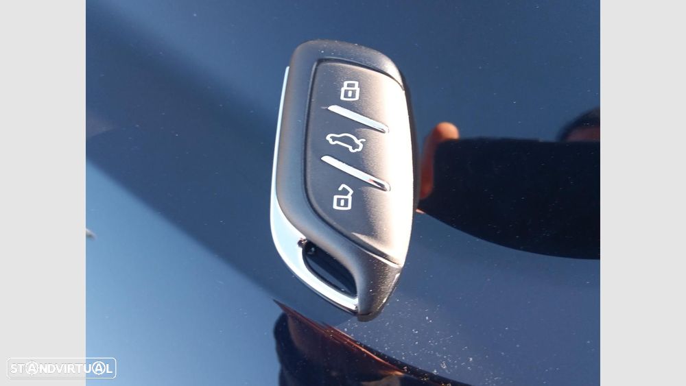 MG MG4 64 kWh Luxury - 14