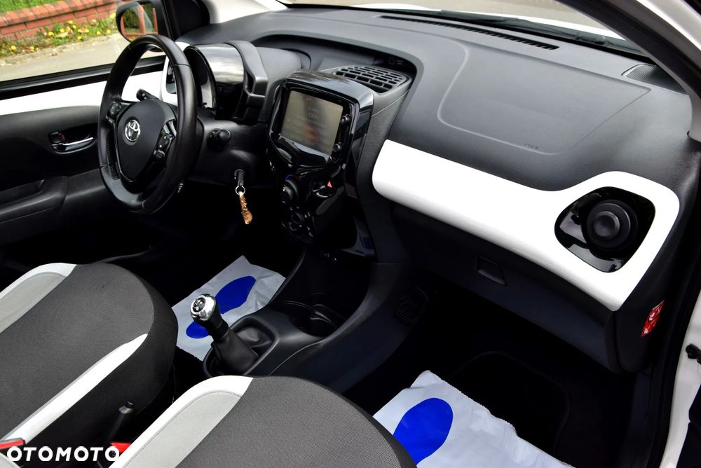 Toyota Aygo x-play - 19