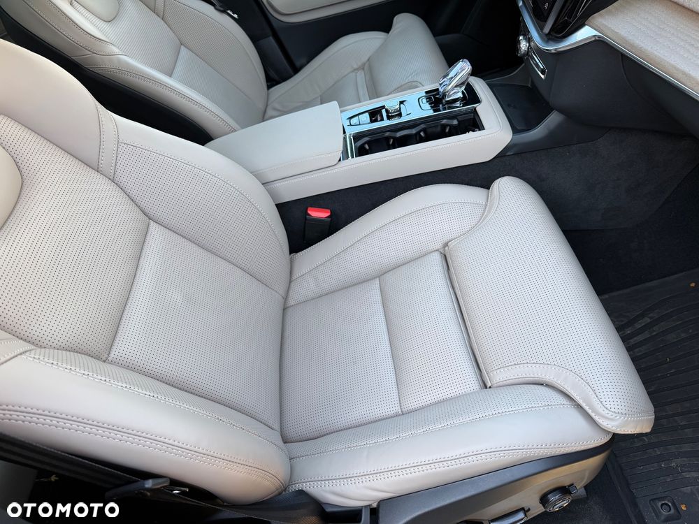 Volvo XC 90 T5 AWD R-Design - 7