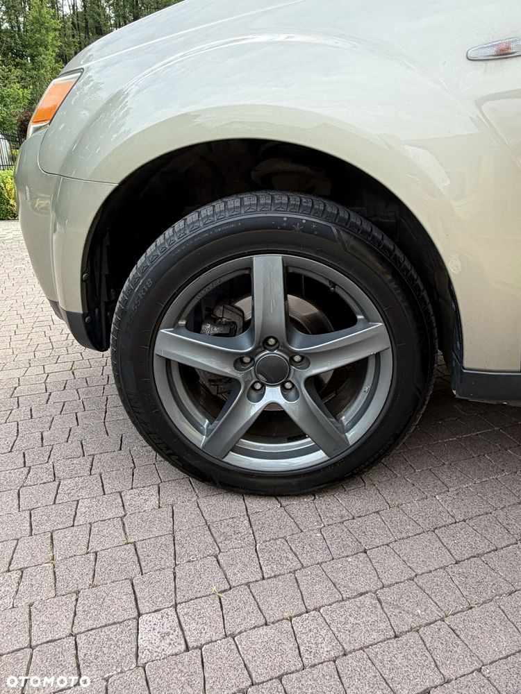 Mitsubishi Outlander - 5