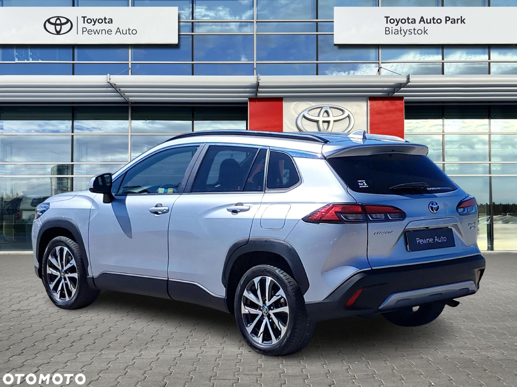 Toyota Corolla Cross 2.0 Hybrid Style AWD - 3
